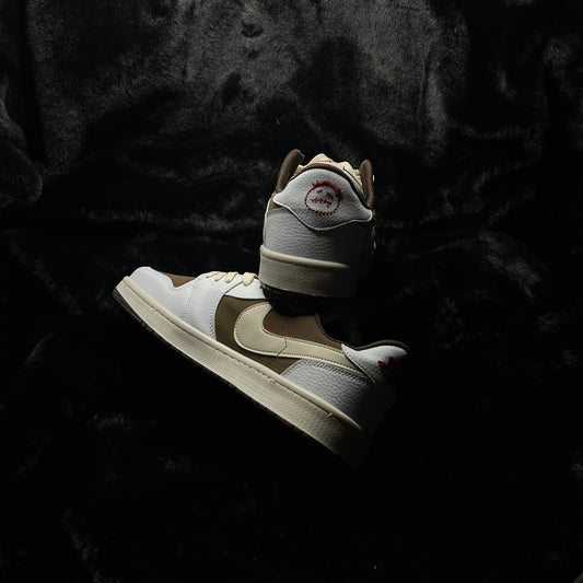 NIKE Travis Scott x Air Jordan 1 Retro High OG Mocha