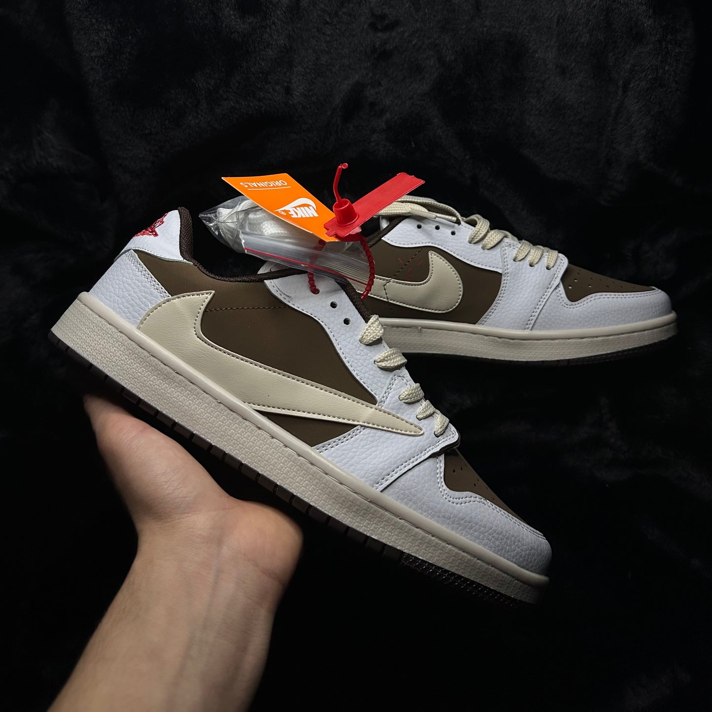 NIKE Travis Scott x Air Jordan 1 Retro High OG Mocha