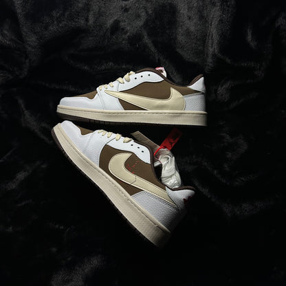 NIKE Travis Scott x Air Jordan 1 Retro High OG Mocha